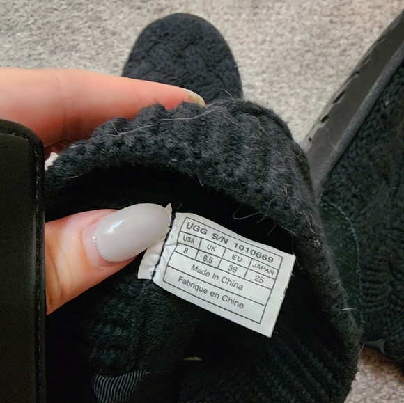 Ugg Knit Boots - Picture 6 of 6